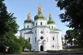Extrêmement riche, Mazepa se distingue par son mécénat en faveur des arts et de la construction d’églises. Il est l’un de ceux qui encourage l’ouverture des terres ukrainiennes à l'influence baroque venue de l'ouest. 9/ 

Pic: l'église de St Nicolas à Nijin