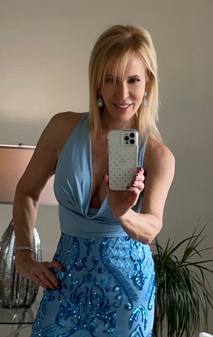 Happy Saturday! Thinking of you! 💋 #SaturdayFeeling #saturday #PositiveVibes #mirrorselfie #onlyfans<a href="/tag/saturdayfeeling"class="tags">#SaturdayFeeling</a><a href="/tag/positivevibes"class="tags"><span>#positivevibes</span></a><a href="/tag/saturday"class="tags"><span>#saturday</span></a><a href="/tag/mirrorselfie"class="tags"><span>#mirrorselfie</span></a><a href="/tag/onlyf"class="tags"><span>#onlyf</span></a>