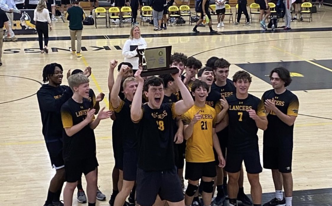 The Saint John Vianney Lancers are STATE CHAMPIONS 🎉🏆💍
So proud of these guys for buying in, keeping the faith, and working incredibly hard towards their vision together every day. Elite teams are elite from the top of the roster, right down to that 16th spot.