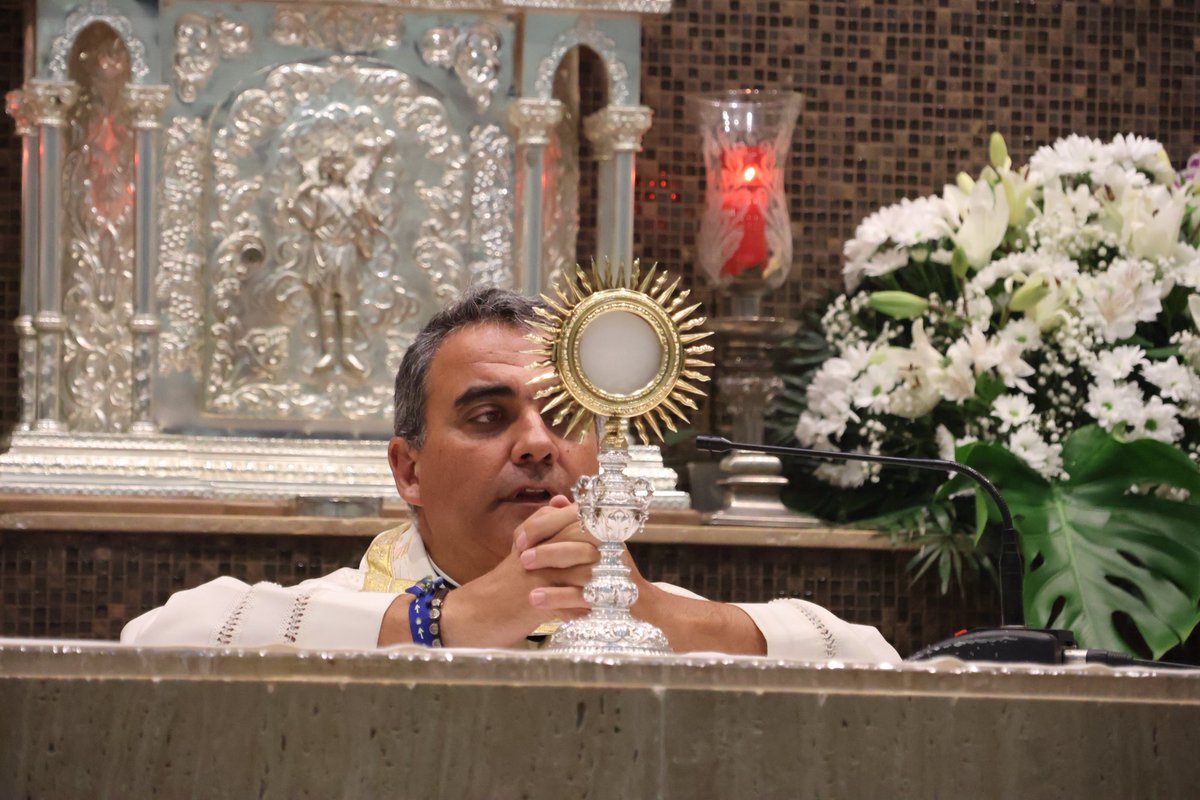 SacramentalDN's tweet photo. Con la bendición del Santísimo y la reserva en el sagrario queda concluida nuestra procesión del Corpus Christi. https://t.co/czbYfiUiDL