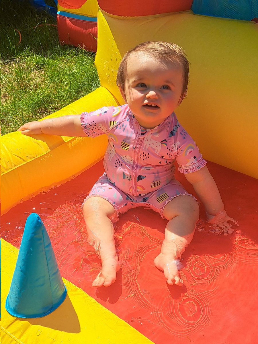 TashMoloney's tweet photo. Sofia had a lovely afternoon playing in the pool and bouncy castle 🥰🩷 xxxx https://t.co/1QO8eHNqb8