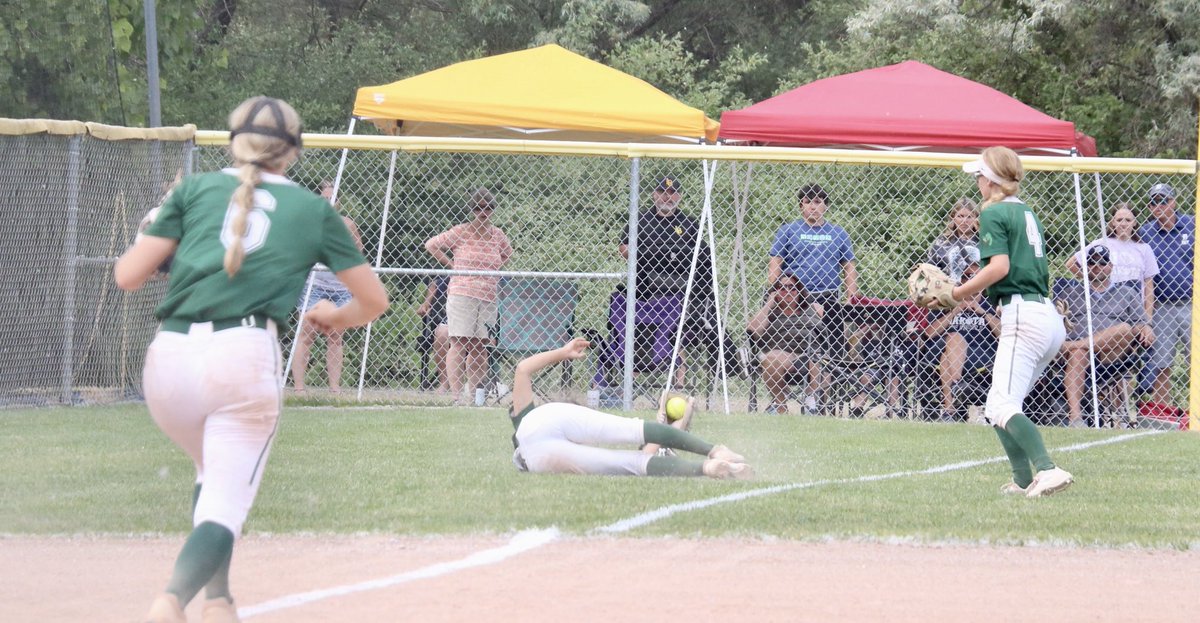 LkOrionSchools's tweet photo. How you win a regional… diving catch in foul territory to seal it. Dragons 2, Dakota 1. ⁦@LkOrionHS⁩ softball heading to the Division I state quarterfinals on Tuesday. https://t.co/fjbQxIumiM
