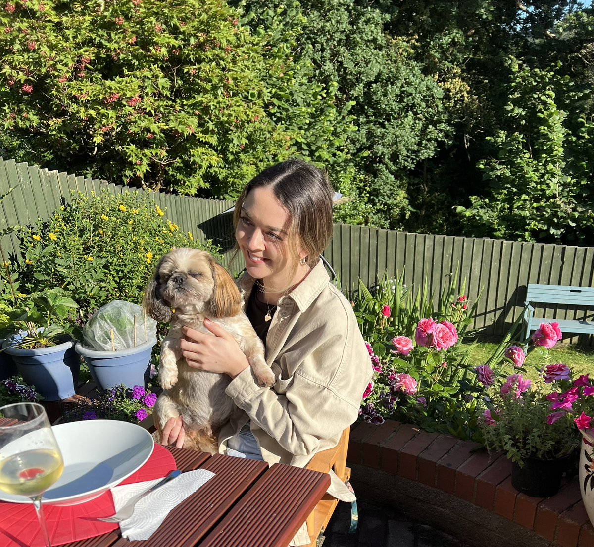 bryce_isobel's tweet photo. Summer lovin’ 🎶 lovin’ Summer. #JuneDays #SummerNights #Cornwall #barbecues #eatingoutdoors https://t.co/qFG8fXgMVj