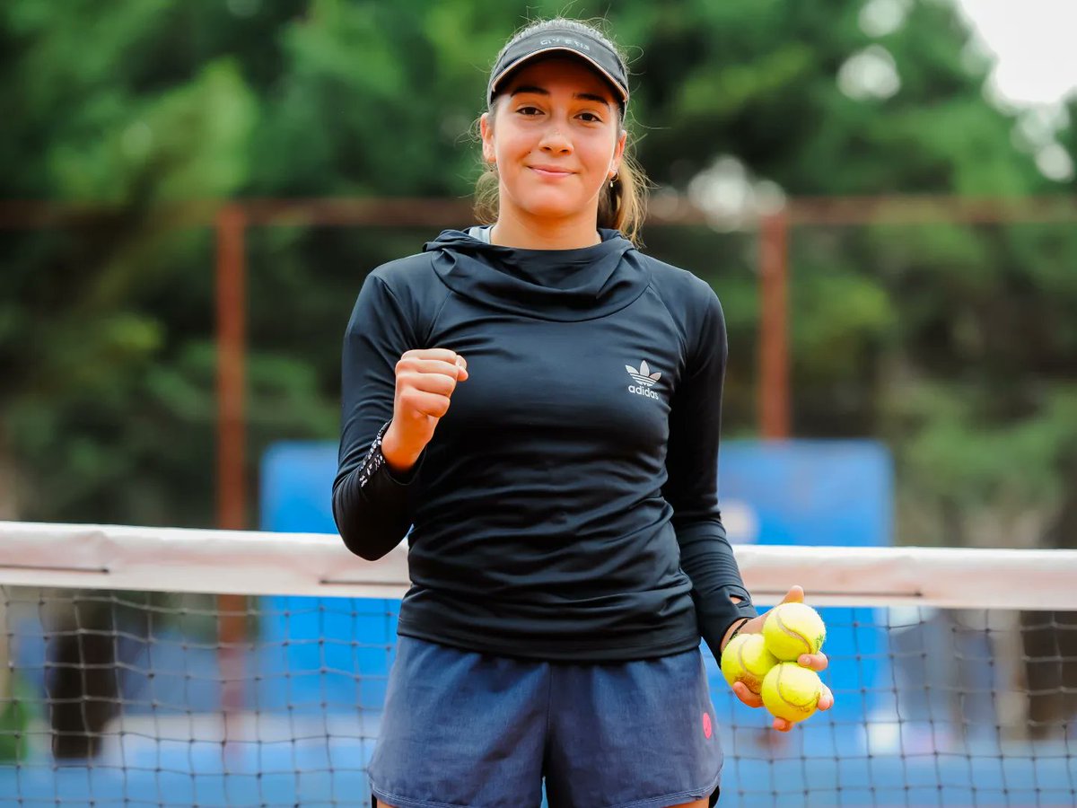 TenisCASLA's tweet photo. ¡Campeona en casa! 🏆

Sofía Nappi, hincha y jugadora de San Lorenzo, se consagró en el #Region8 Sub 14 disputado en Ciudad Deportiva.

¡Felicitaciones, Sofi! 💙❤ https://t.co/ibtcJghQTR