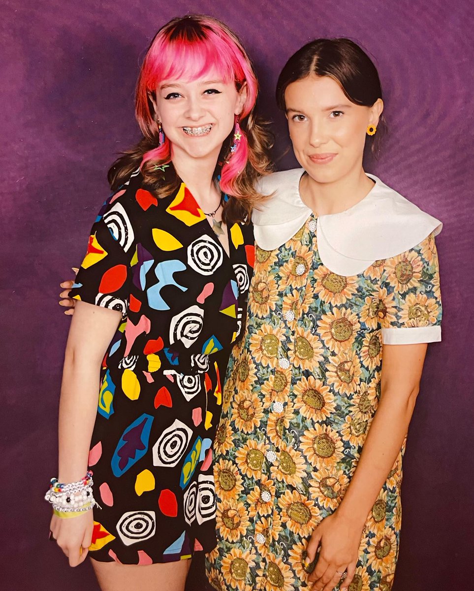 milliebbrownbrs's tweet photo. EVENTOS 🌟 Millie Bobby Brown com fãs na sessão de fotos da Stranger Con em Atlanta, Georgia 📷💝 #strangerconatl https://t.co/P90R93Q6id