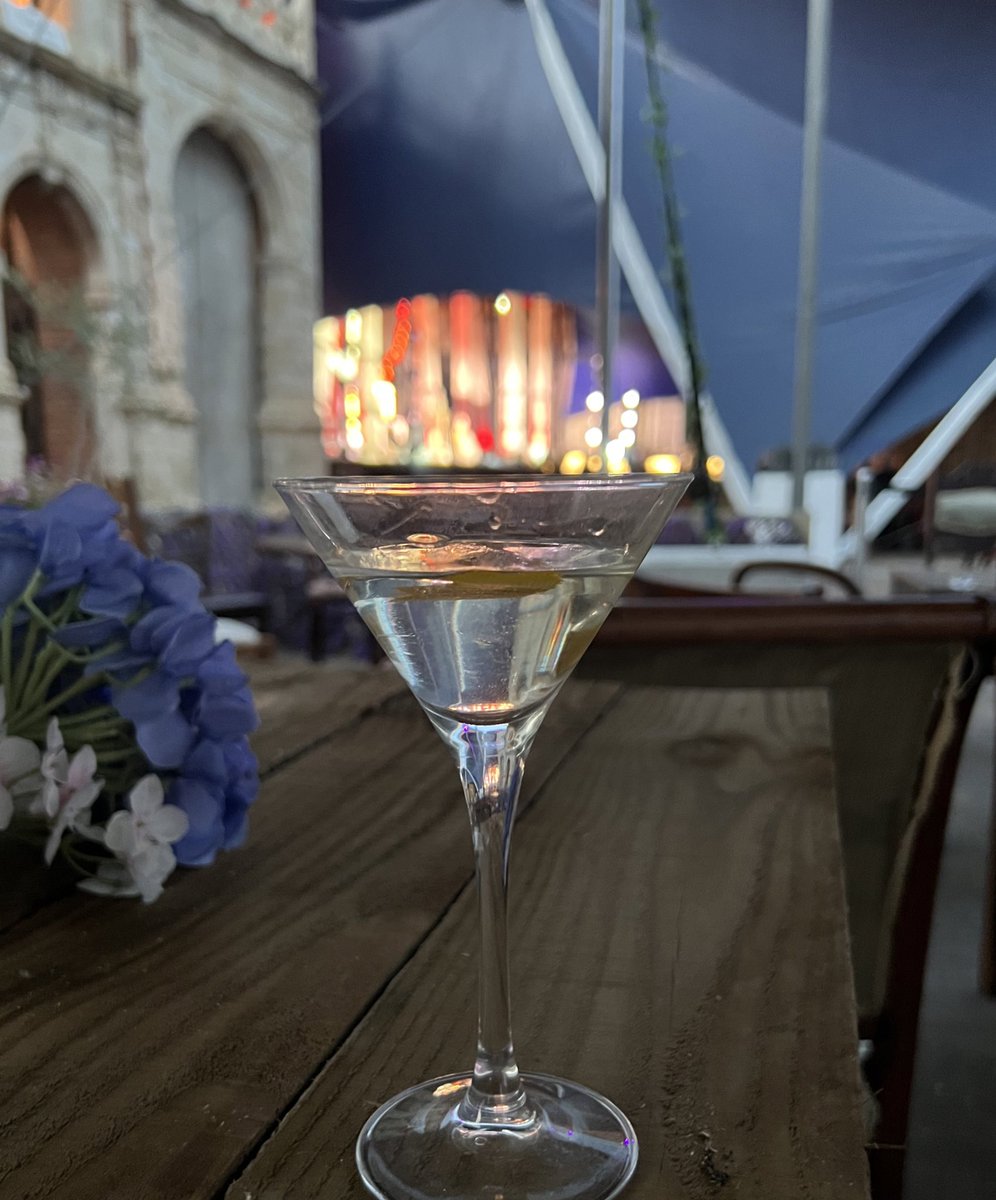 JamesOHP's tweet photo. A #SaturdayNightCocktail @operahollandpk on #WorldGinDay - Hansel & Gretel premiere. https://t.co/RoJsFuEvsH
