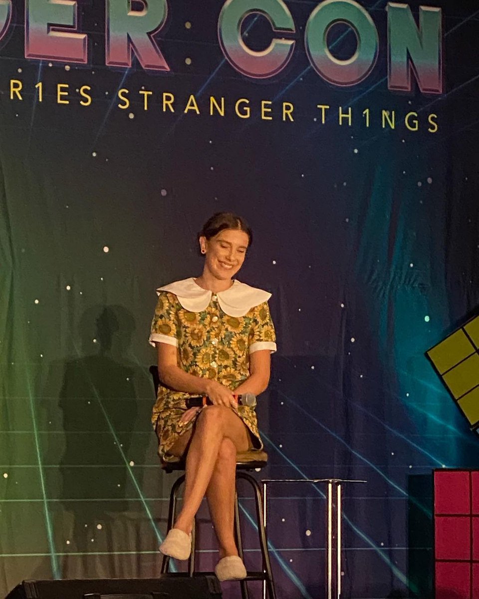 milliebbrownbrs's tweet photo. EVENTOS 🌟 A MAIS FOFA DO UNIVERSO! Millie Bobby Brown no Painel de perguntas e respostas da Stranger Con (Atlanta, Georgia) 🥹🌻 #strangerconatl https://t.co/7vjI6ruCsf