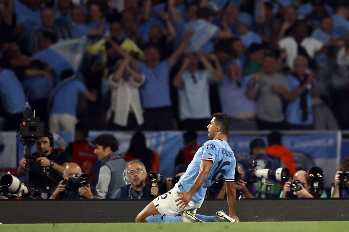 DxBruyneSZN's tweet photo. RODRI WE ALL LOVE YOUUUUUU https://t.co/VUyUK1qCtn