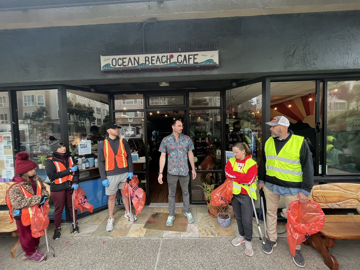 uniteddemclubsf's tweet photo. A big thank you to the 22 volunteers that showed up on this slightly foggy and drizzly morning to help pick up trash along Ocean Beach, and help #KeepOceanBeachClean! 

As always, a big thank you as well to our co-hosts @oceanbeachcafe @WeAreTogetherSF and @RefuseRefuseSF 🙏🏽💪🏽💙 https://t.co/WUwWZ9Qn2l
