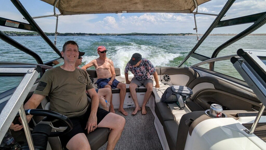 MNBCFFL's tweet photo. Good times on the lake https://t.co/lSLxax9ygV