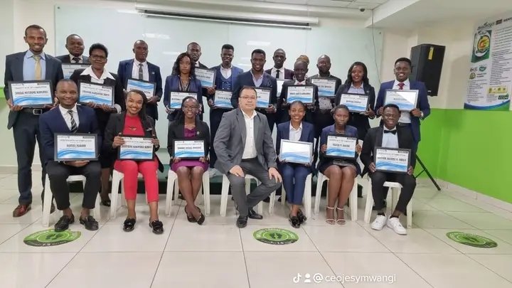 mentorLucy's tweet photo. There are literally thousands of 18-25 year olds that have figured out how to make more money than doctors and lawyers by creating online income.I can show you multiple ways,are you going to ask me how or just keep scrolling?
#MILLIONAIREMENTOR
#mentorlucy
#trend
#EDplan https://t.co/Hmn15K7DN3