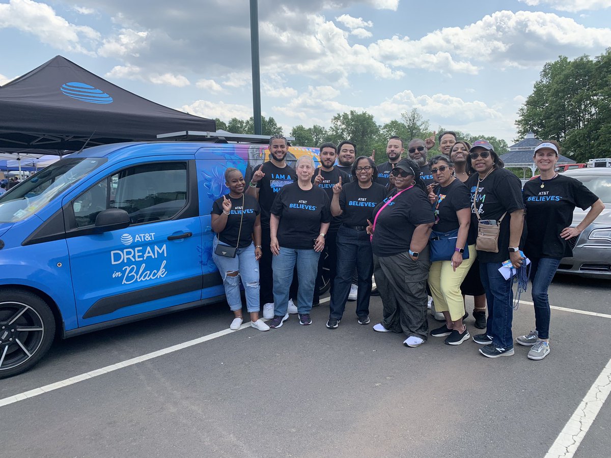 jackiepjackson's tweet photo. Celebrating Juneteenth in with the NAACP NJ Edison/Metuchen Chapter at the AT&amp;T Technology Tent with the NY/NJ Retail Team and my AT&amp;T ERG Family. Thanks @judy_cavalieri @TrishaTCostanza @angels_candie @DANTandT @OneNyNJ 
@theeastregion
@YoericV 
@doctorboblee
#LifeAtATT https://t.co/JiHusS37Eg