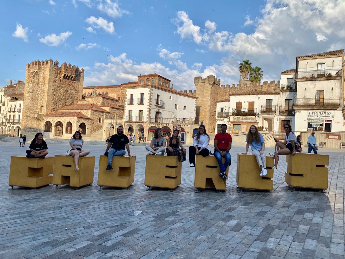 Moises Esteban-Guitart tweet media