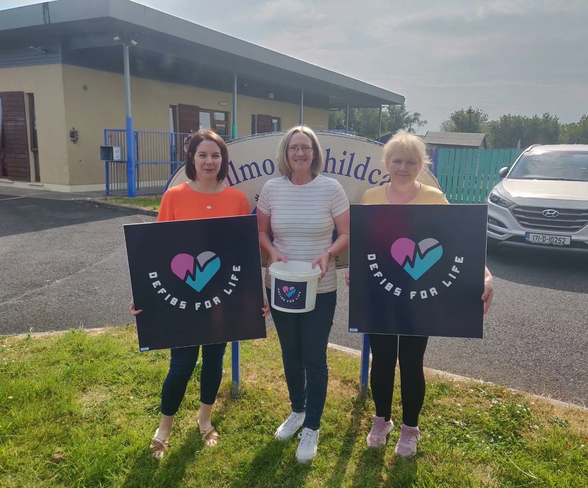 A very big thank you to the children and staff at Wilmots Childcare, Nenagh 👦👧Their bucket collection raised a fabulous €145 for Defibs For Life Nenagh . Special thank you to Julie and Karen for organising 👏👏
#communitysupport #DefibsSaveLives 
@NenaghGuardian @Nenagh_ie