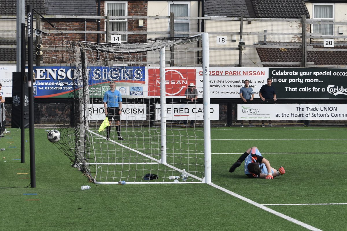 paulmoran62's tweet photo. Set 15 from @AbbeyRoadVets 3-1 @RRFCOpenAge today in the @livoldboys Bill Hughes Senior Shield Final shows @eggymag completing his hat trick from the penalty spot in the sequence of pictures https://t.co/uIg8RMGrzE