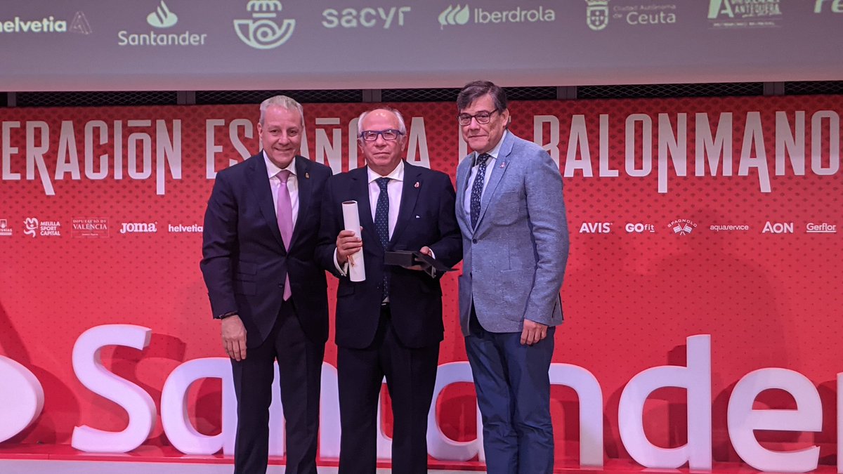 Sebastian090578's tweet photo. Enhorabuena @saldanapineda @_sergioberrios @sandovalquesada @SeguraJuanjose @aytoalm
@LourdesMelero1
#JoseMariaFernandez
@AytoJaen @dipujaen
@4inma4 #CesarMontes, 
Andaluces de PRO premiados en la Gala de los #PremiosNacBM2023 de la @RFEBalonmano. 

@FAndaluzaBM https://t.co/3jkeDsjLJV