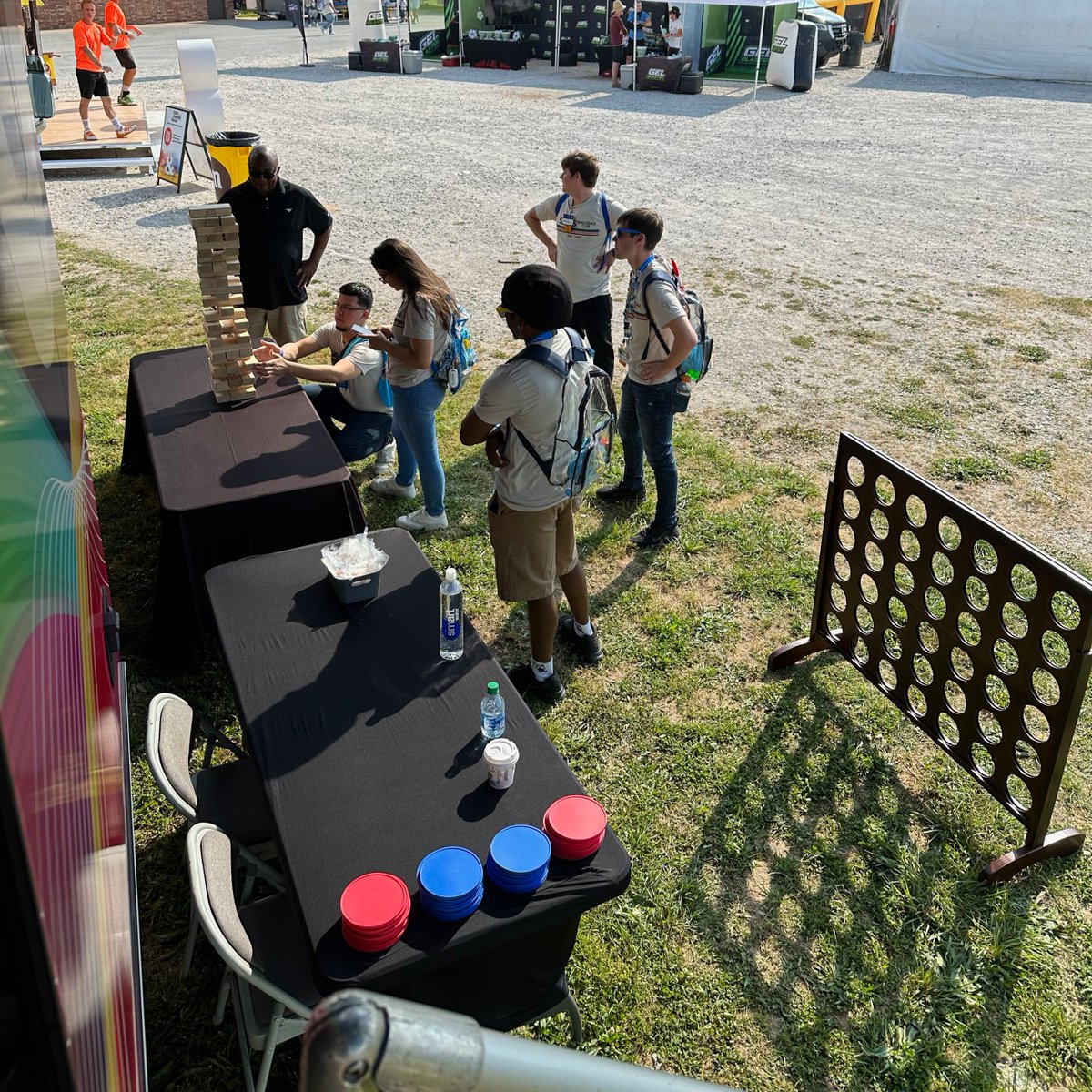 VIZIO's tweet photo. Last week, we were happy to join @WalmartInc for their Associates Week Expo in Arkansas, where several hundred attendees climbed aboard the #VIZIOBus to check out the latest in VIZIO Smart TV and Sound Bar innovation ๐ https://t.co/S0tvnbmH2z