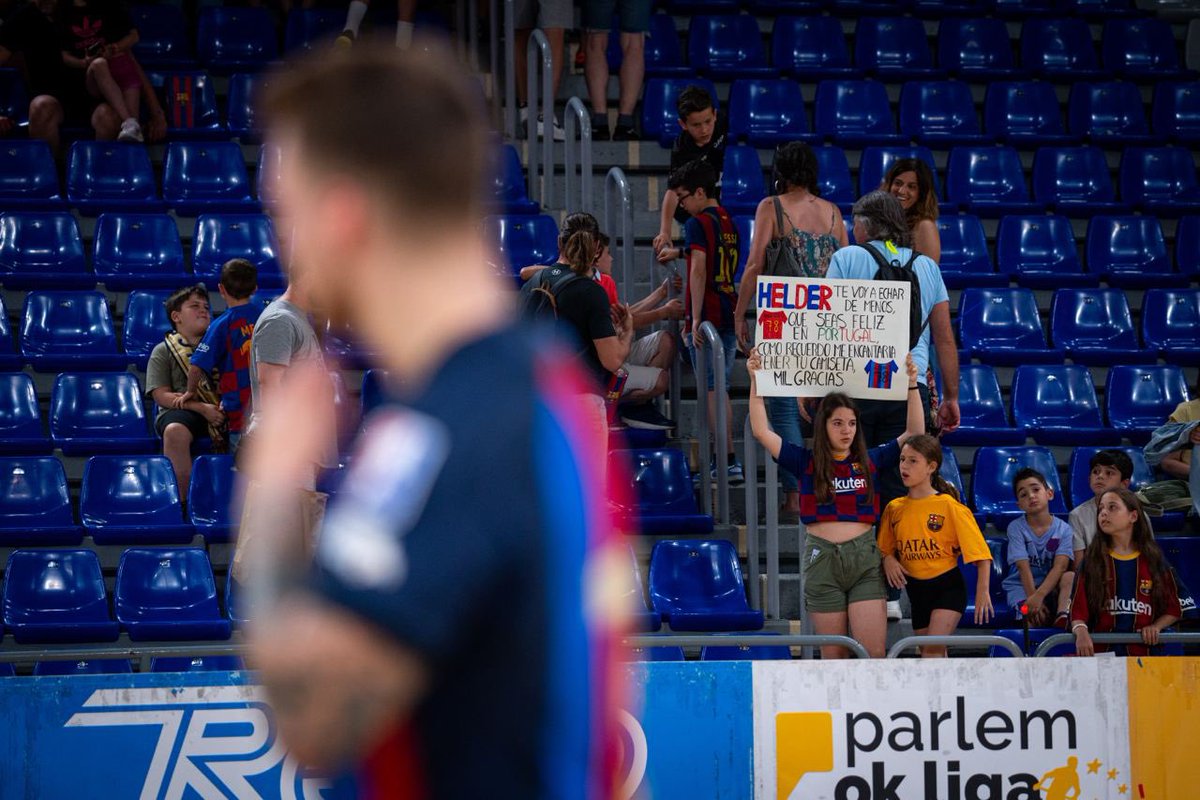 Després de dues grans victòries, avui potser hem viscut l’últim partit d’Helder Nunes al Palau Blaugrana! 

Gràcies per la teva màgia Helder! El Palau sempre serà casa teva! 🤩

💙❤️