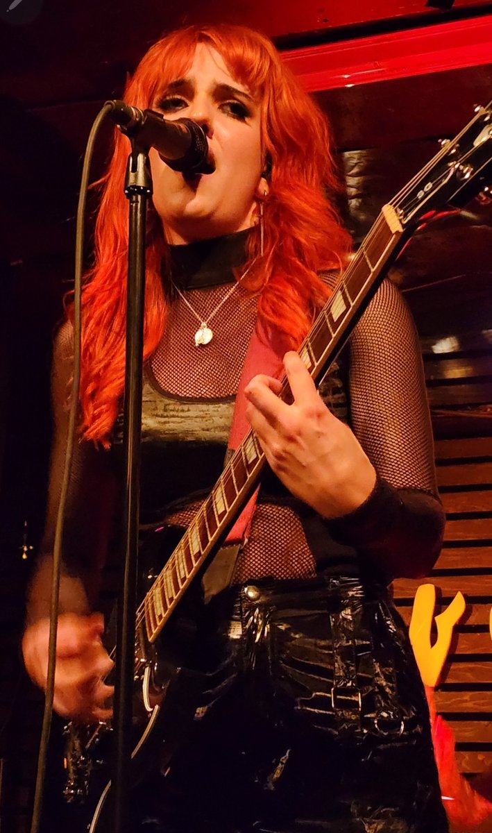 EvlSOAG's tweet photo. Great evening last nite hanging with @jonasarroz catching some bands during #CanadianMusicWeek - @Vilivant @AntiQueens #CrossDog & #DoghouseRose https://t.co/8FDOhjlZvX