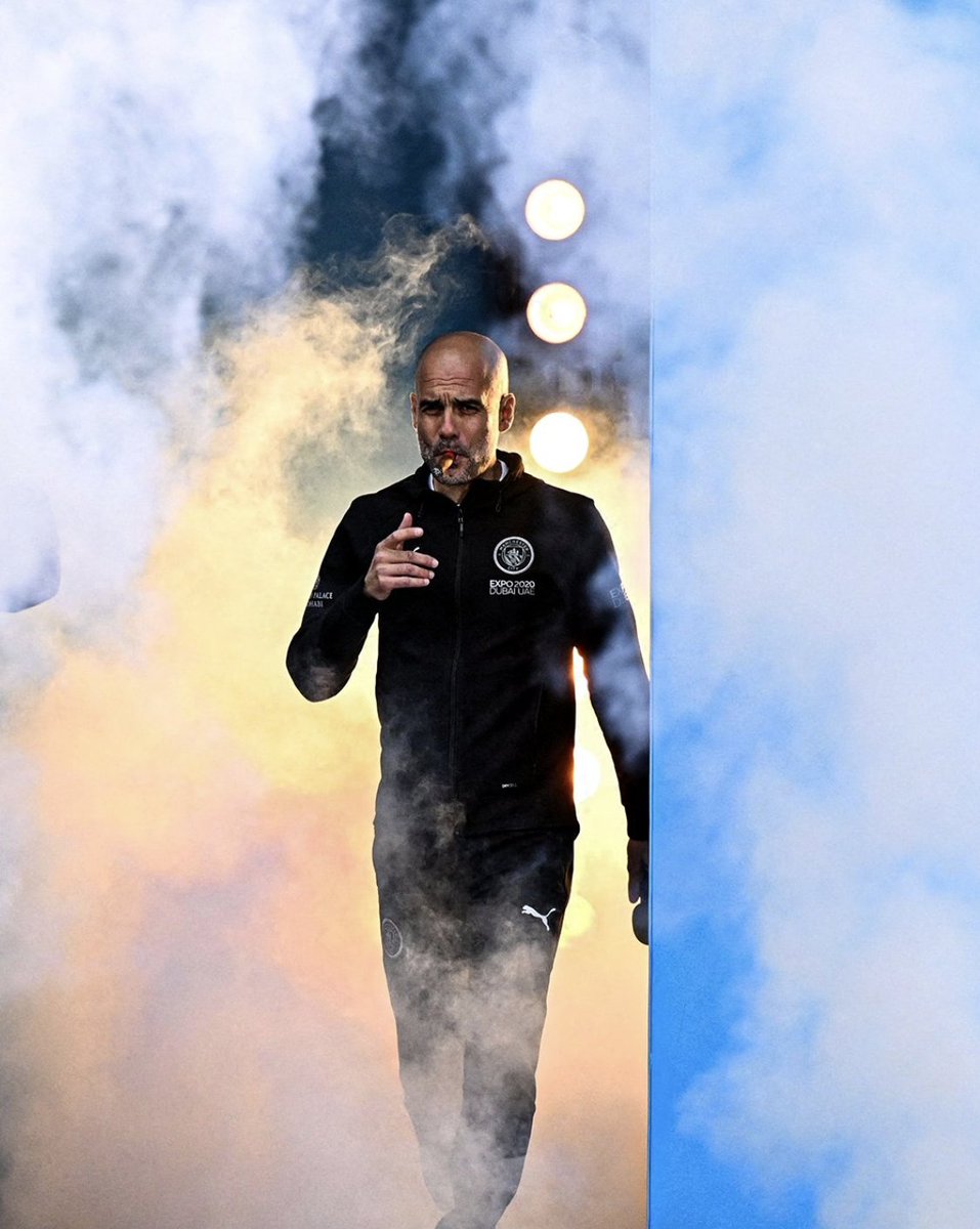 Pep Guardiola é o maior treinador da história. O cara já zerou o futebol. É um monstro.