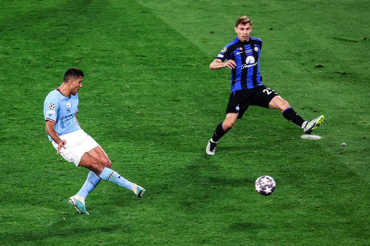 IL MANCHESTER CITY È CAMPIONE D'EUROPA!

I Citizens conquistano il Treble battendo l'Inter in finale di Champions. I Noisy Neighbours eguagliano i cugini dello United e diventano la seconda squadra di Manchester a riuscire nell'impresa.

Guardiola si porta a casa la sua terza