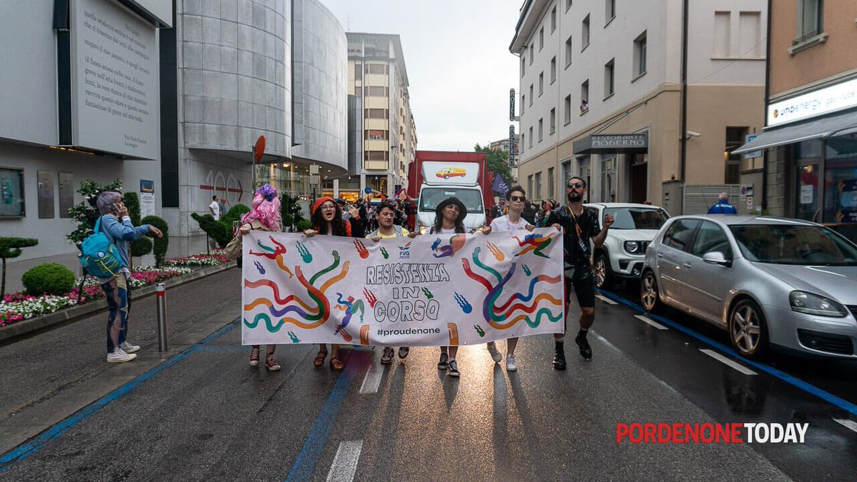 PordenoneToday's tweet photo. Fvg Pride, le foto dell'evento a Pordenone #fvgpride #pride #Pordenone https://t.co/tZcnIbWYs6 https://t.co/Fsf2DTJwaz