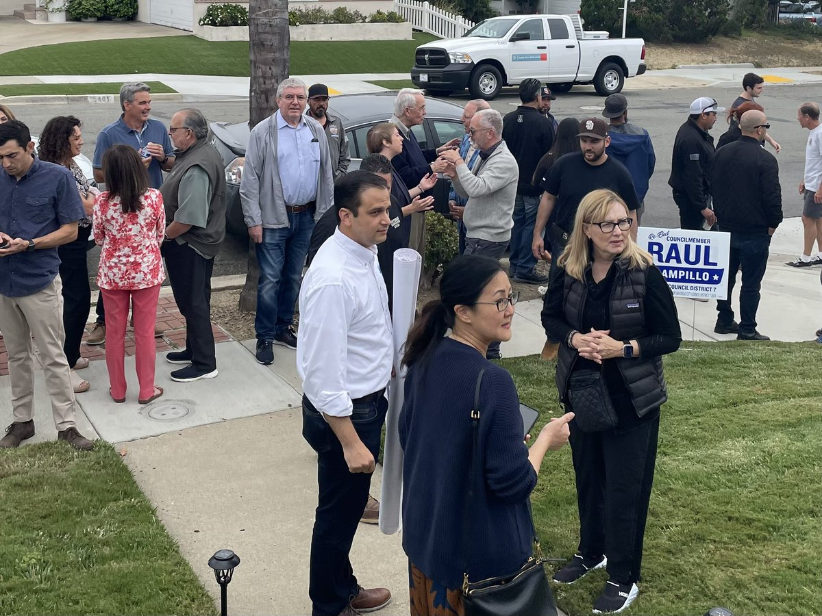 SD_BldgTrades's tweet photo. 📢 Exciting News! The Trades are thrilled to support @RunWithRaul’s successful Re-Elect Kickoff. A great opportunity to showcase our solidarity and work with Raul to improve our communities! We are building a better future for working families in San Diego! #RunWithRaul   🚀 🏗️🦺 https://t.co/ukM7dAj2QD