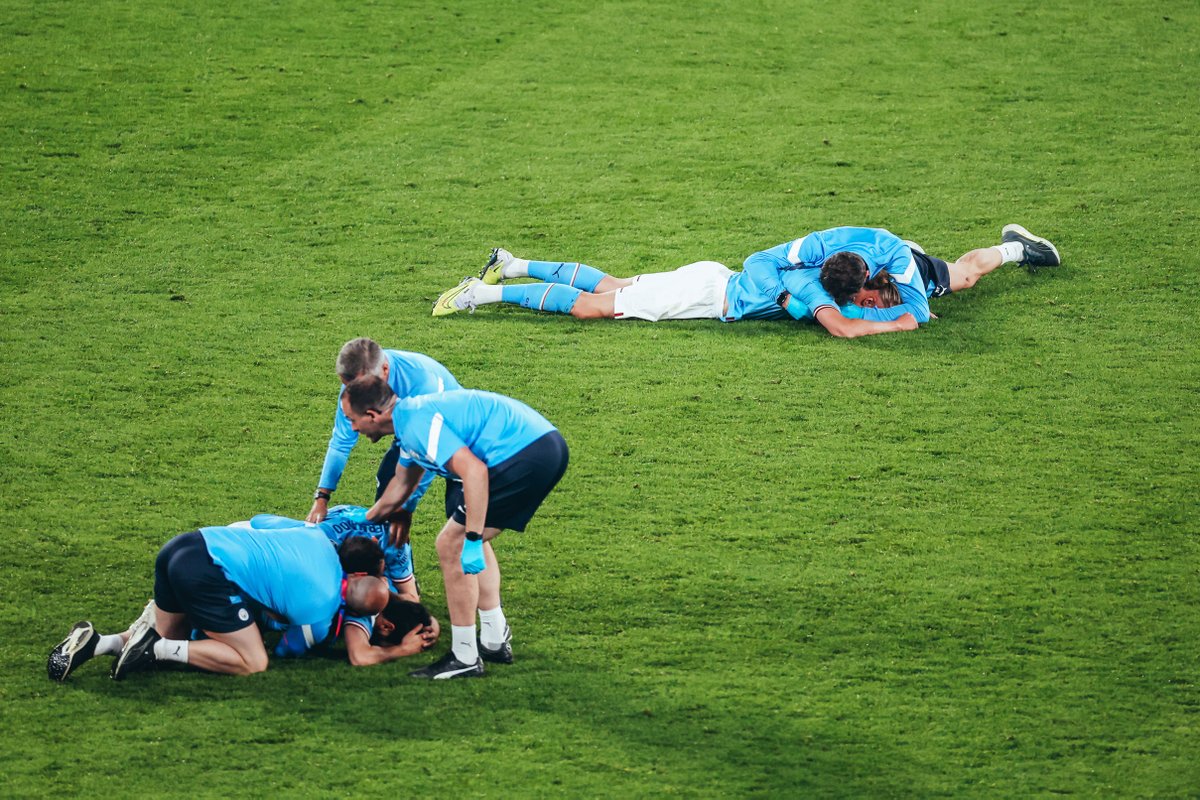 mancityIndo's tweet photo. Nangis gak sih CITY JUARA? 😭 https://t.co/EUPyqtoGU0
