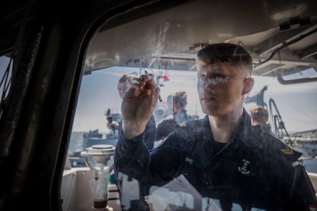 wilco_faber's tweet photo. HNLMS Van Amstel #F831 @kon_marine received excellent service during the Replenishment At Sea (RAS) with FNS Somme #A642 @MarineNationale #StrongerTogether @COM_SNMG1 https://t.co/wv1FXOyLlj