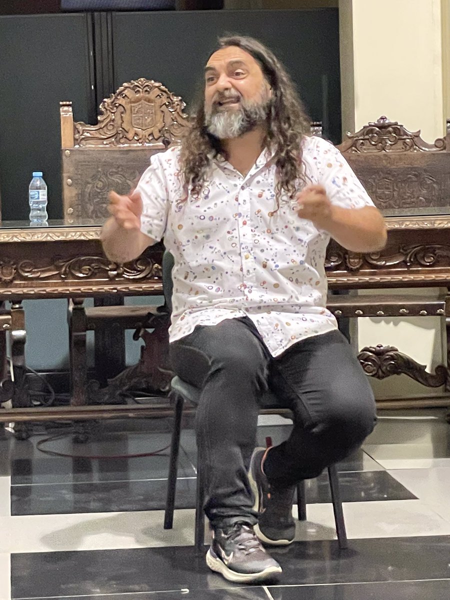 pep_bruno's tweet photo. Qué ratito más bueno contando hoy para público adulto en Guadix (Granada).
Mañana más 🥰

📷 @_mjpc 
#NarraciónOral #Guadix https://t.co/XD3TykPpe7