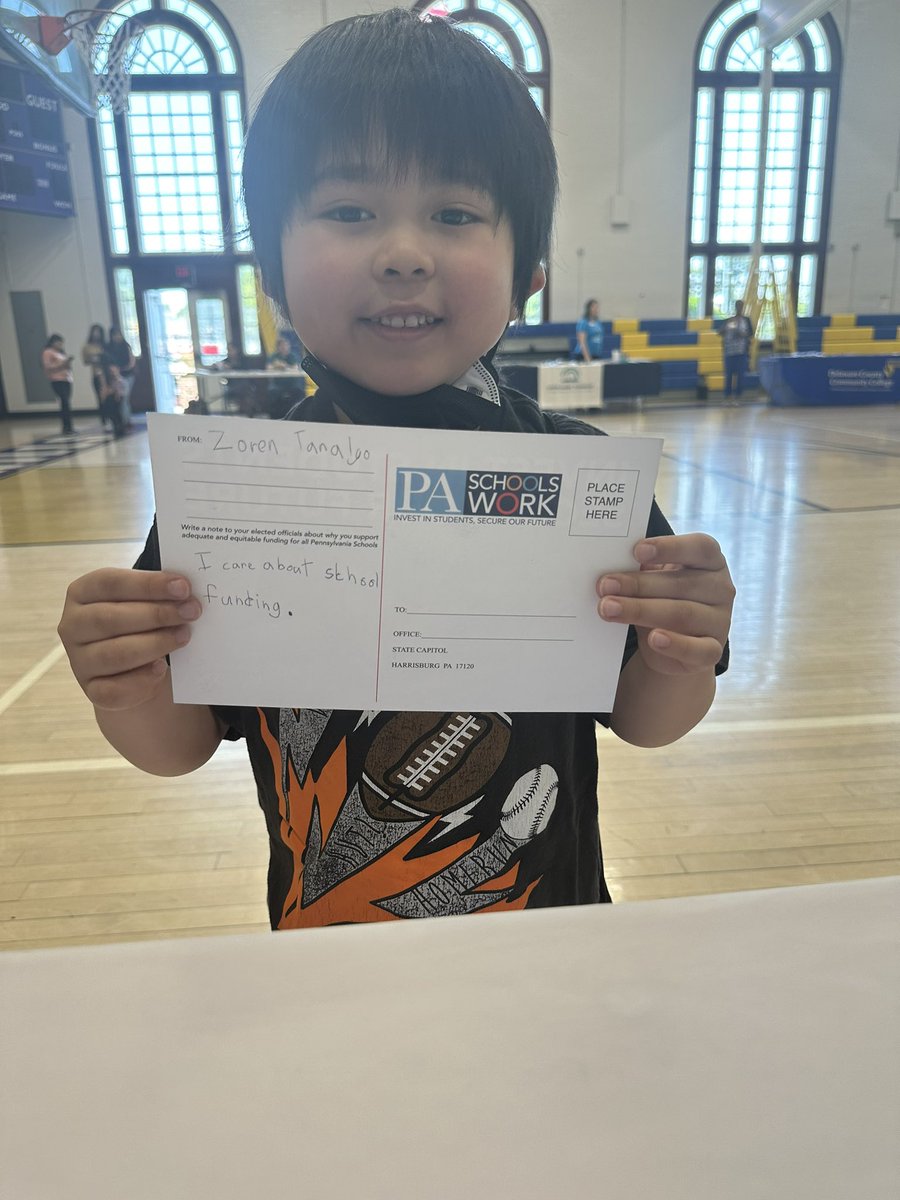 Kids1stK12's tweet image. We had a great time meeting community members today in Upper Darby at the ELL student fair! Check out what one kindergartener had to say. #schoolfunding #weworkforfunding