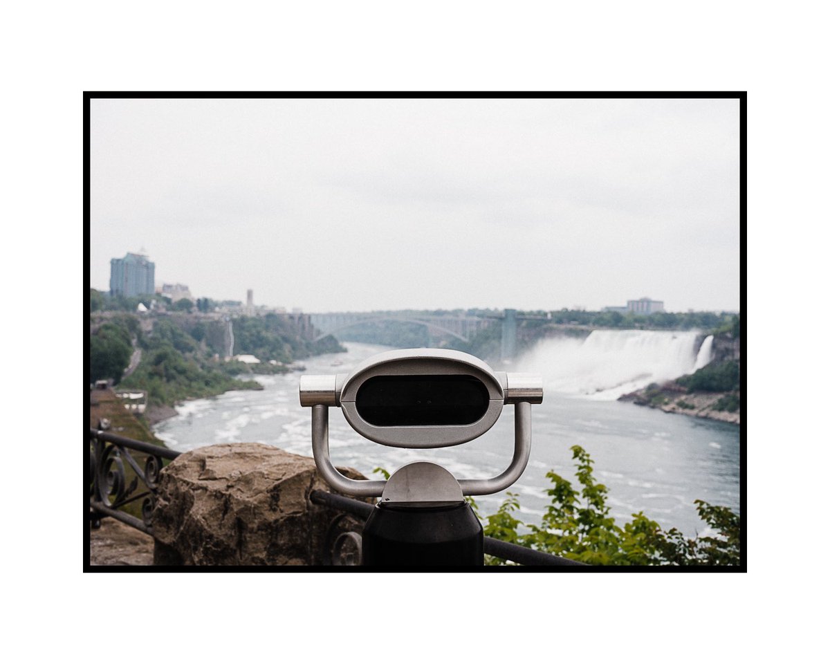 kryshenry's tweet photo. Family outing at Niagara Falls; historically known as the place where Jim and Pam got married. https://t.co/Hz5qE1KyEQ
