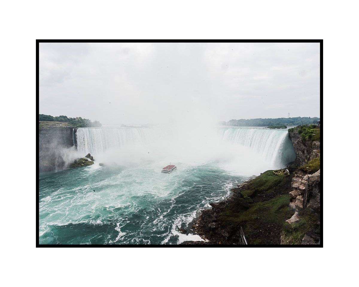 kryshenry's tweet photo. Family outing at Niagara Falls; historically known as the place where Jim and Pam got married. https://t.co/Hz5qE1KyEQ