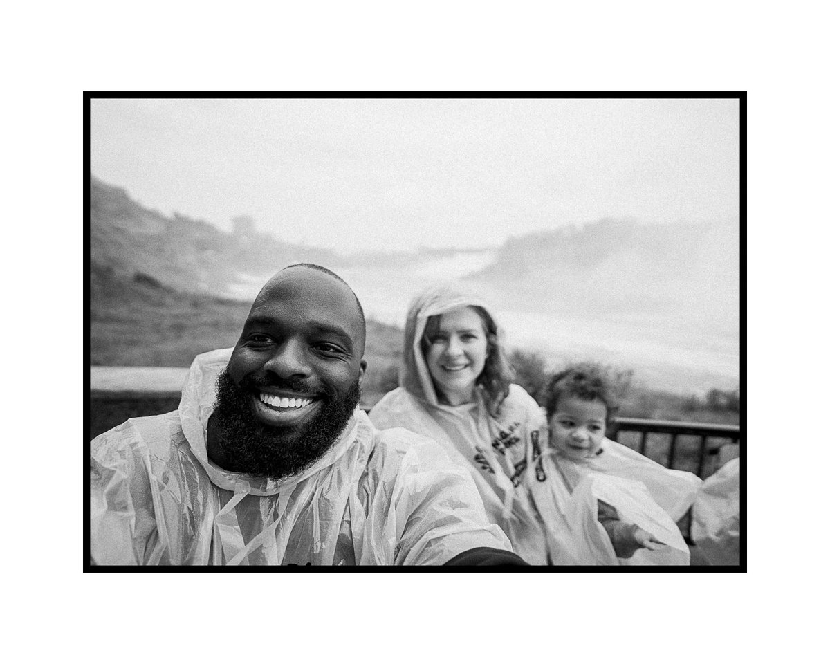 kryshenry's tweet photo. Family outing at Niagara Falls; historically known as the place where Jim and Pam got married. https://t.co/Hz5qE1KyEQ