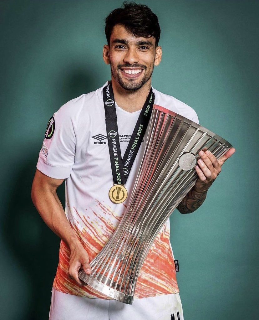 AC_MilanFR's tweet photo. Félicitations à nos ex qui ont brillé durant ces finales européennes ! ❤️🔴⚫️ https://t.co/1D0DqRj0m0