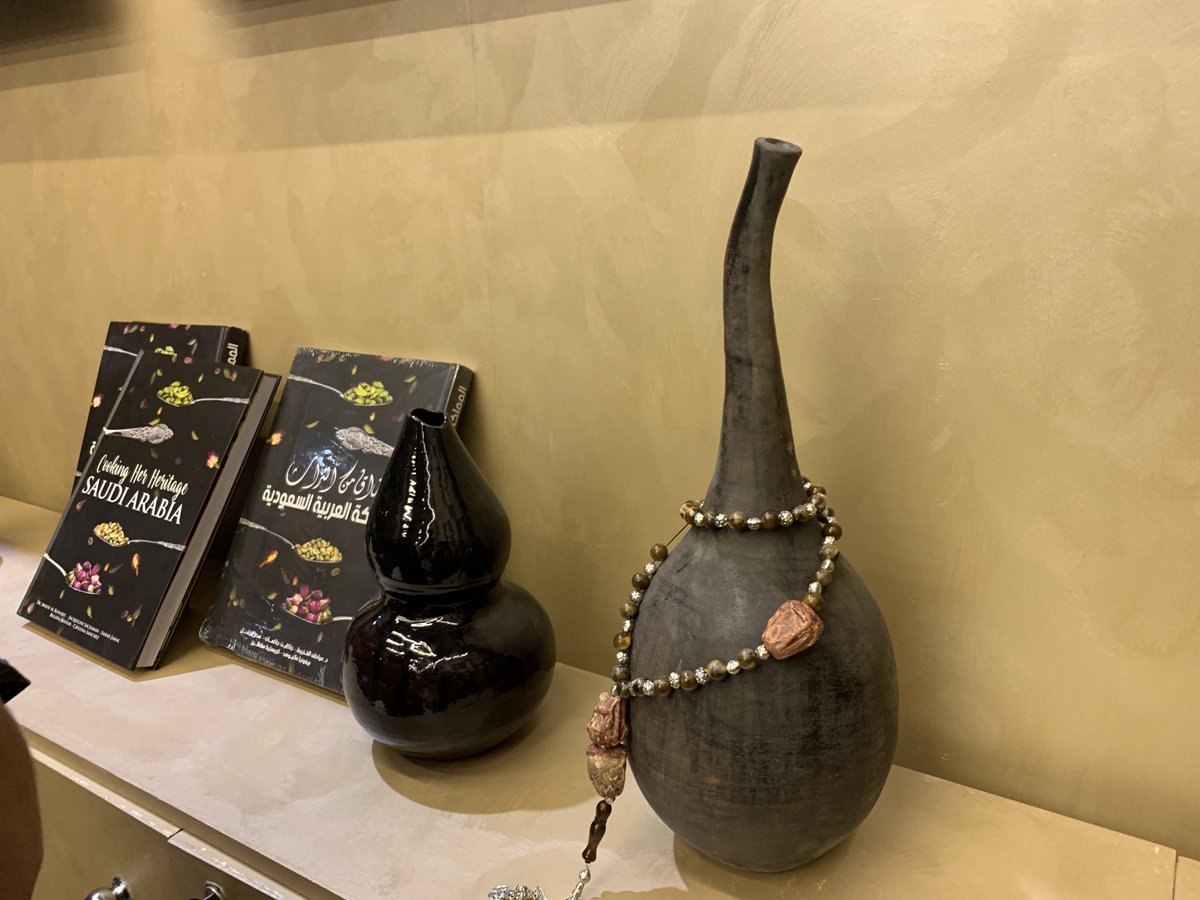 Hatoon_Alfassi's tweet photo. At the #BananHandCraftFair #Riyadh with my daughter.
Impressive work in one place.

⁦@awatifm2⁩ 
⁦@MOCSaudi⁩ ⁦@MOCHeritage⁩ 
⁦@abuhamad1⁩ ⁦@CCAssociation20⁩ ⁦@jordanriverfdn⁩ https://t.co/zg6JIi4c6Z
