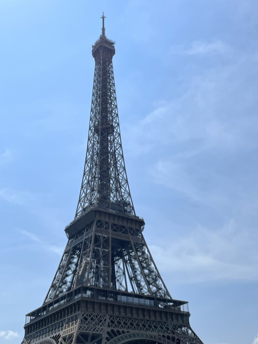 javablack110's tweet photo. @davidcoverdale Is this still the city of love? https://t.co/Ar598um2bL