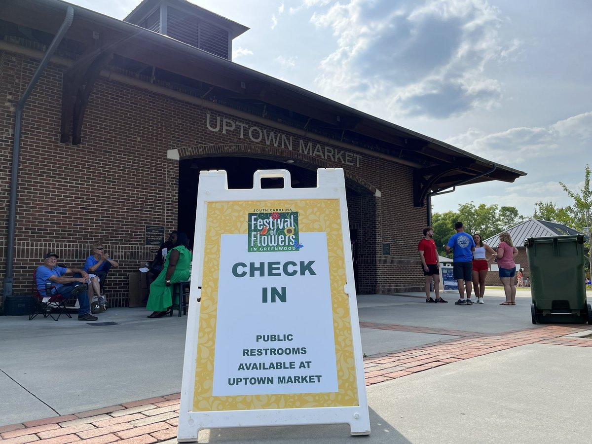 Topiaries, Tastings &amp; Tunes REGISTRATION IS AT THE Uptown Market! Your ticket shows 323 Main Street but NOOOOOO
it is 220 MAXWELL AVENUE - UPTOWN MARKET GREENWOOD,
🙃 #YourSummerFunStartsHere 🍷❤️