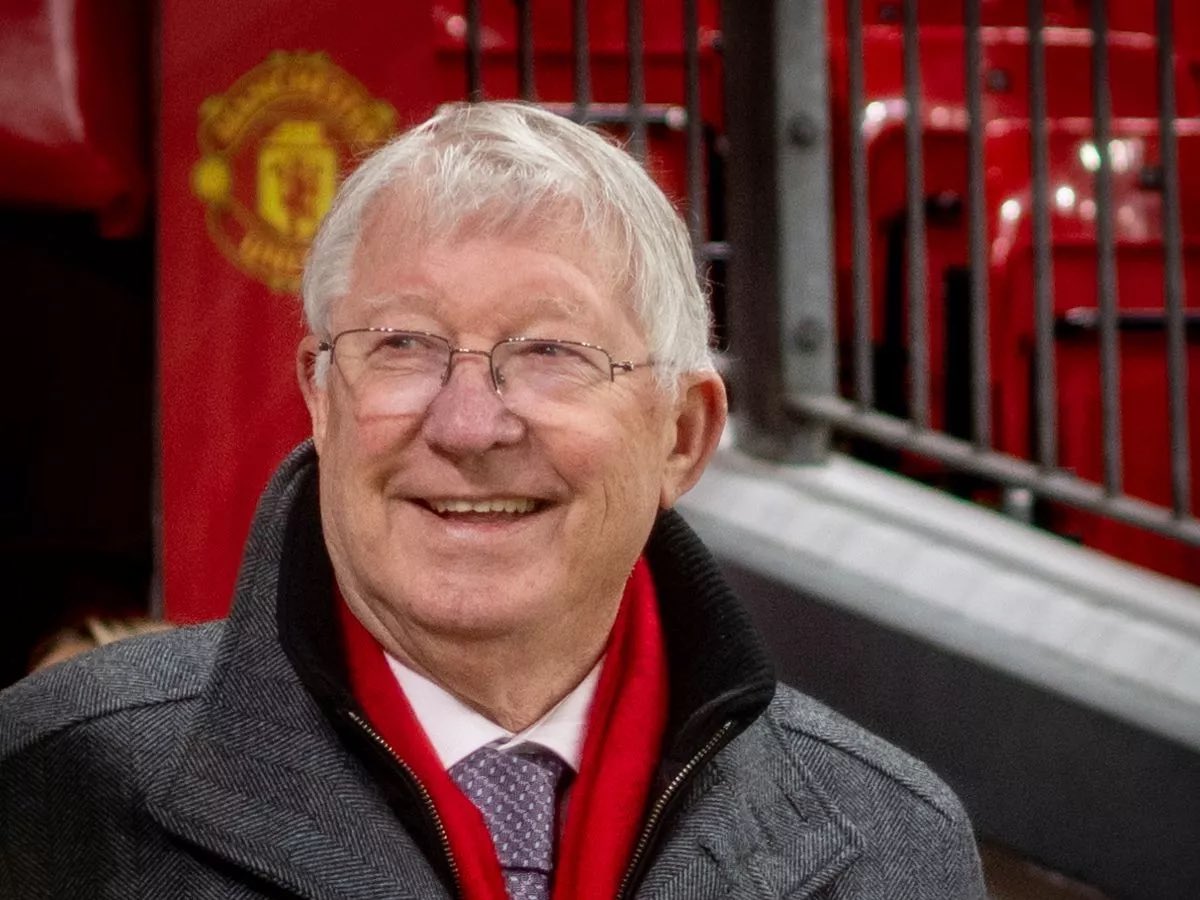 talkSPORT's tweet image. Both in their prime. Who are you picking? 🤔