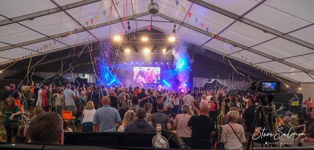 ChorFest26's tweet photo. Watching the city celebrations and all I can think about is who is going to pick up all that confetti off the grass after? 

Bad Idea 🤣 no confetti this year at ChorFest 🥺 or will there 🤣🤣👍❤️

https://t.co/lnlNhclliq https://t.co/SAjLa5jjyK