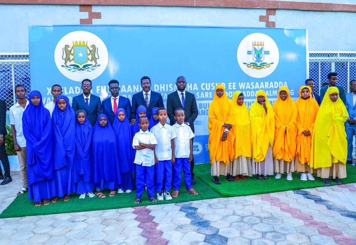 HAraxeey's tweet photo. Honoured to witness this defining moment for #Galmudug's education sector. The new Ministry of Education building stands as a testament to our commitment to nurturing our most valuable resource - our children. Exciting times ahead for #education in our beloved state #Somalia #GPE https://t.co/MANWkTjPUk