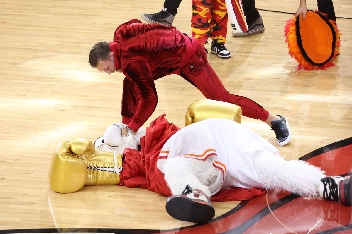 The Heat's mascot was sent to the ER last night after getting hit too hard by Conor McGregor in a mid-game skit during Game 4 😳

(via @sam_amick)