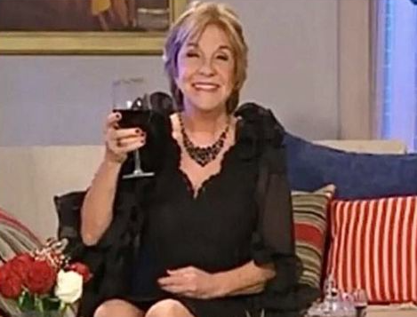Yo fingiendo que se de vinos cuando lo único que se es ponerme en pedo