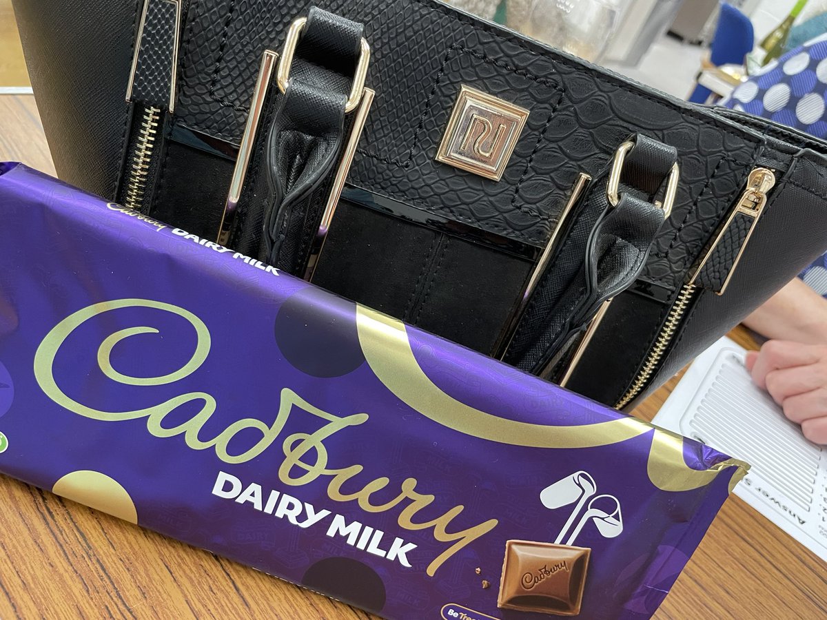 janehaslam00's tweet image. Good haul at the quiz tonight and came in top 10 (just!). Thanks to the organisers #anotherlast