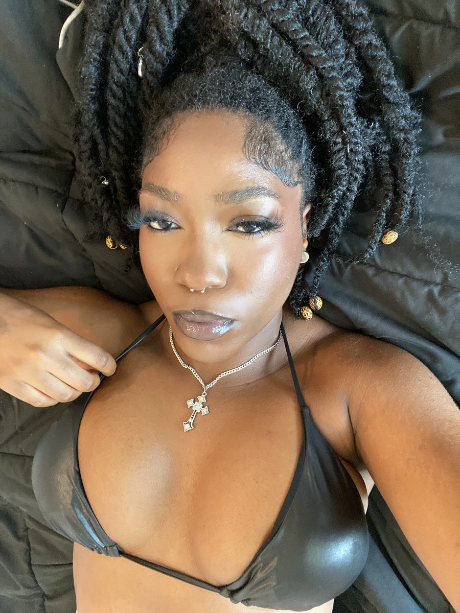 face and hair gon eat errytime