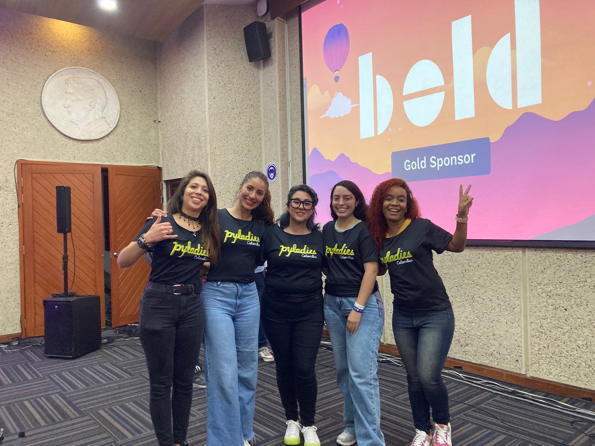 Look at all these amazing <a href="/pyladies_co/">PyLadies Colombia 🇨🇴</a> ladies at <a href="/pyconcolombia/">PyCon Colombia</a> I am so glad to meet you all ❤️