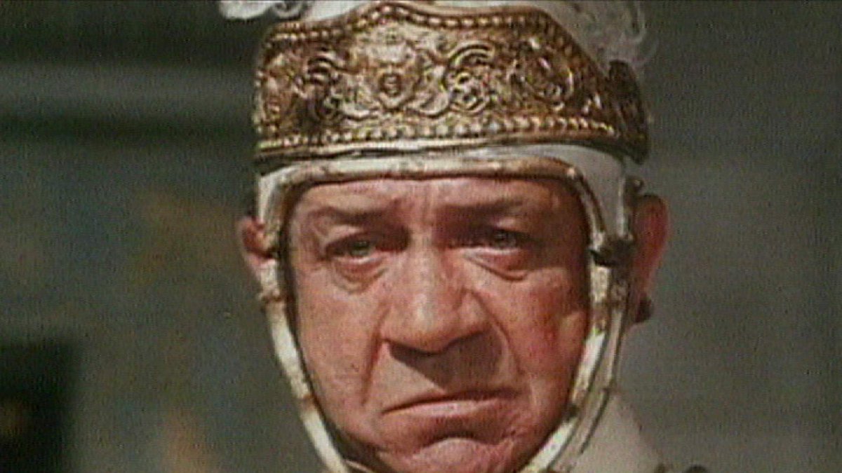 melspence2's tweet photo. David Frost as Mark Anthony? #InfamyInfamy https://t.co/2rRDBHtsNc