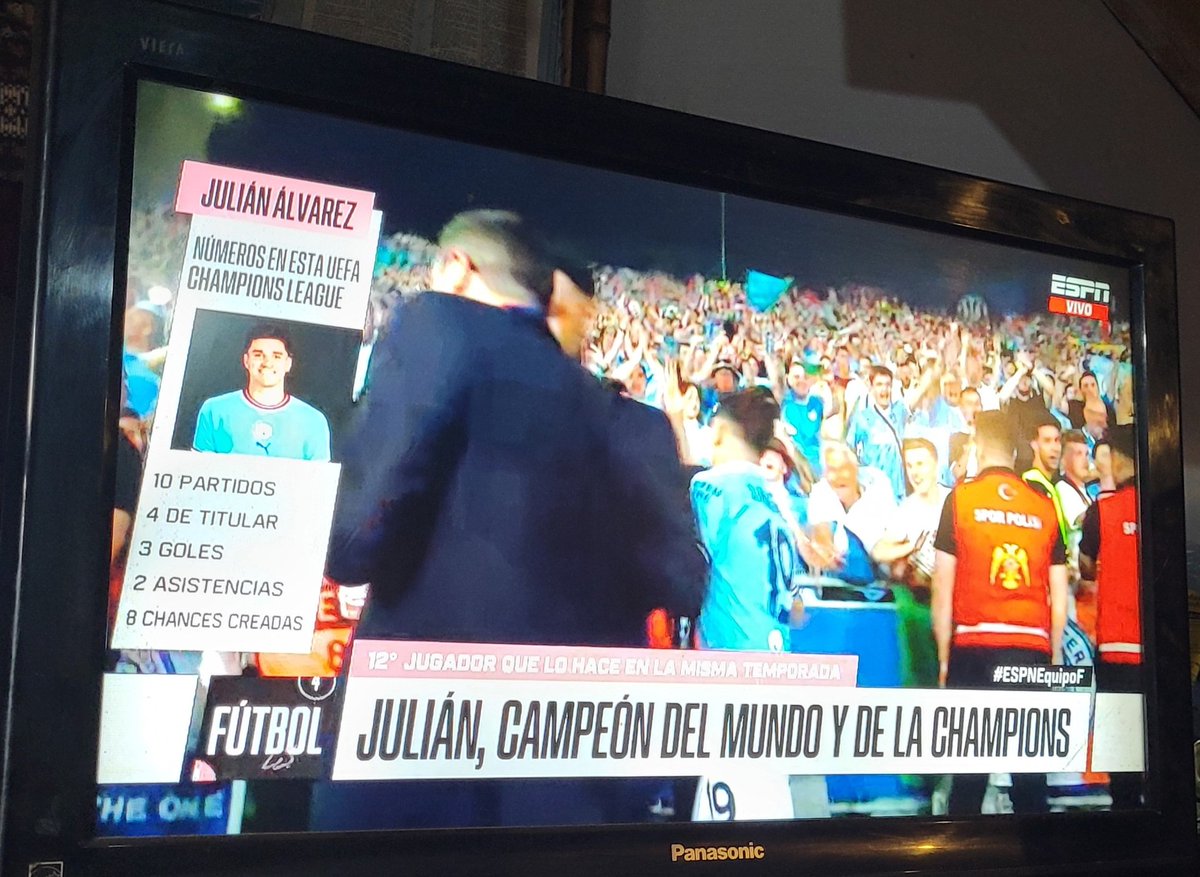 CamiRebolledo's tweet photo. ESPN siendo ESPN.... 🤣 les  falta decir que Julián fue el mejor fel partido 😂 #ChampionsLeague #ManchesterCityInter #FinalChampionsLeague https://t.co/nIBoTd0GtS