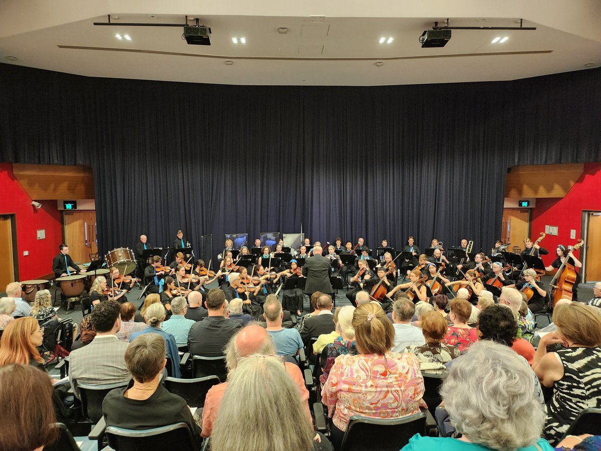 Wonderful night spent at the Magic of Vienna by Conductor Theodore Kuchar and the Barrier Reef Orchestra in Townsville.

Polished off with a dinner with a small group of guests at Pillar of Salt. 

Townsville shined tonight..... nice to be home for a while.