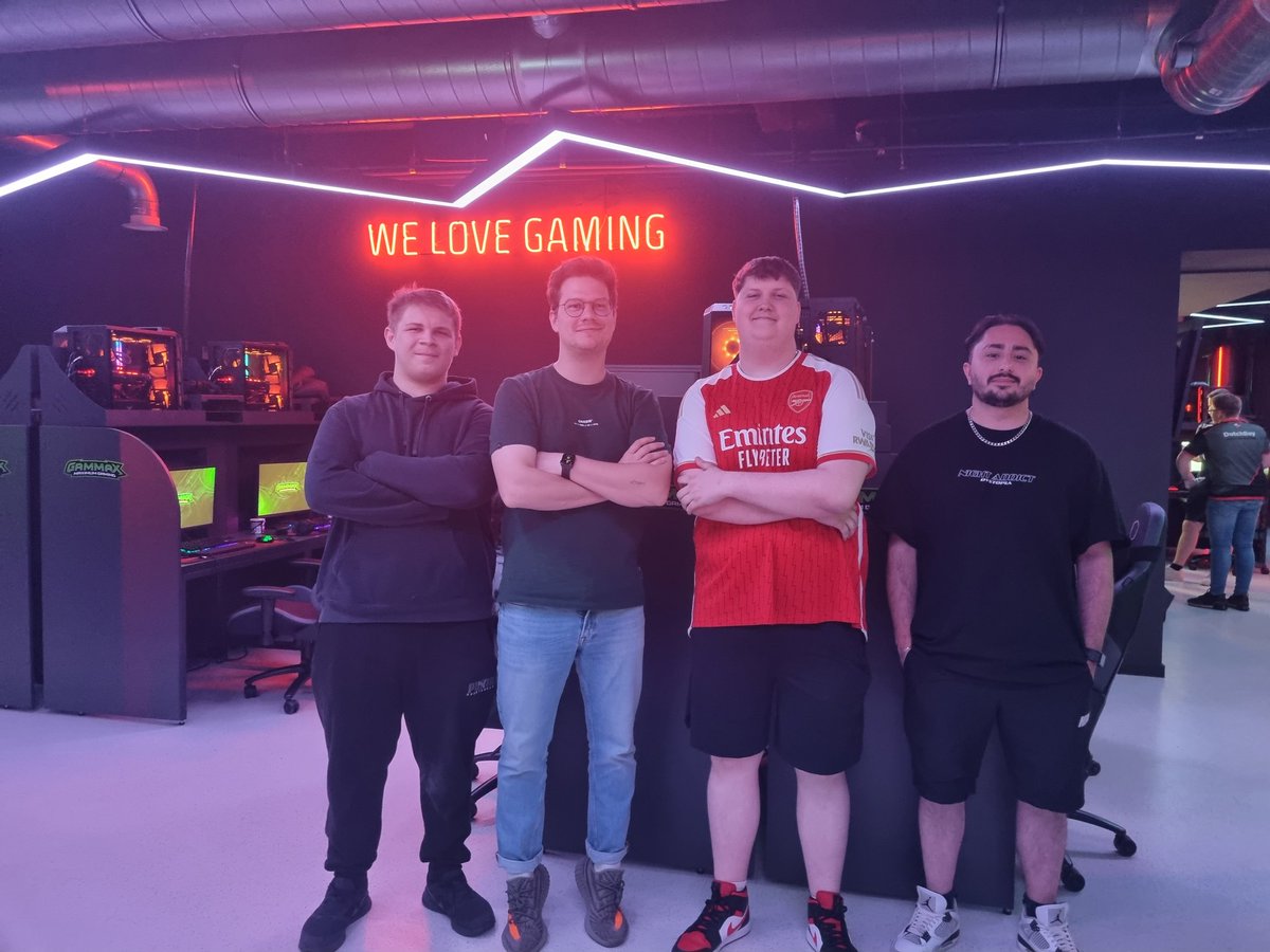 Criminals tweet media